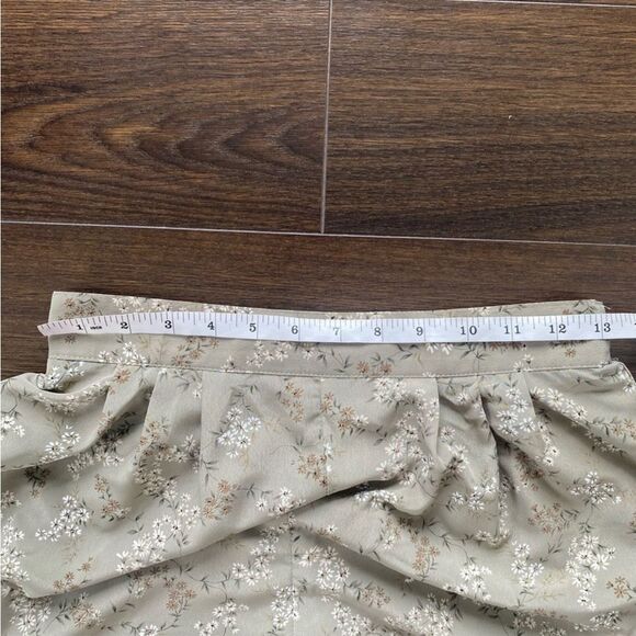 LANA LEE PETITE || Vintage floral shorts - Picture 10 of 12